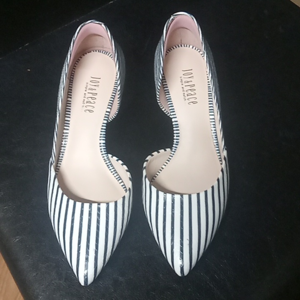 Nwt's  Joy & Peace ladies genuine leather 2" heel pumps